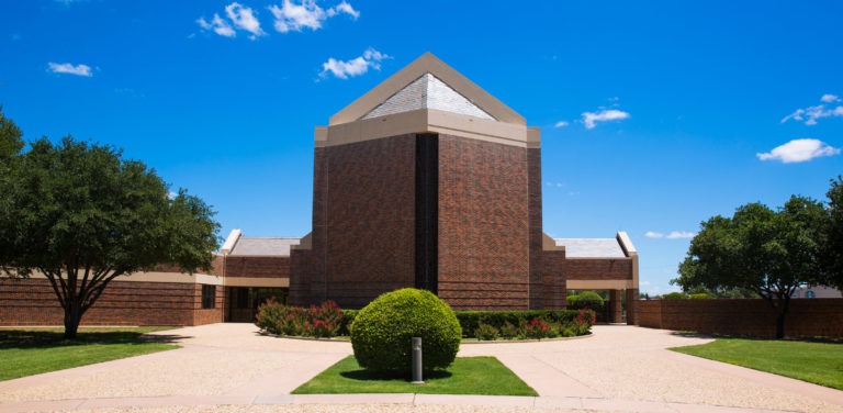 outside view of Logsdon School of Theology at Hardin-Simmons University