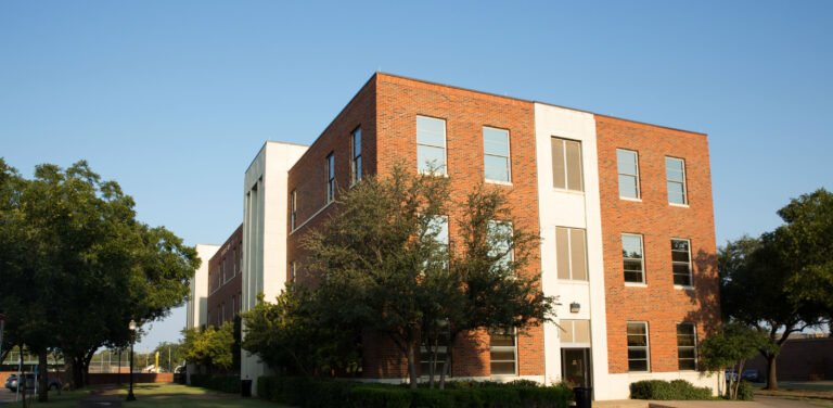 outside view of the College of Human Sciences and Educational Studies building