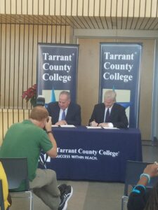 President Eric Bruntmyer signs articulation agreement with Blinn College