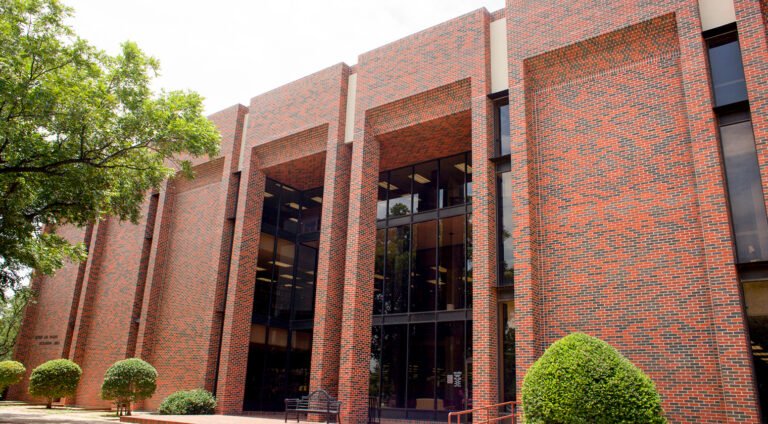 Photo of Richardson Library, located at HSU.