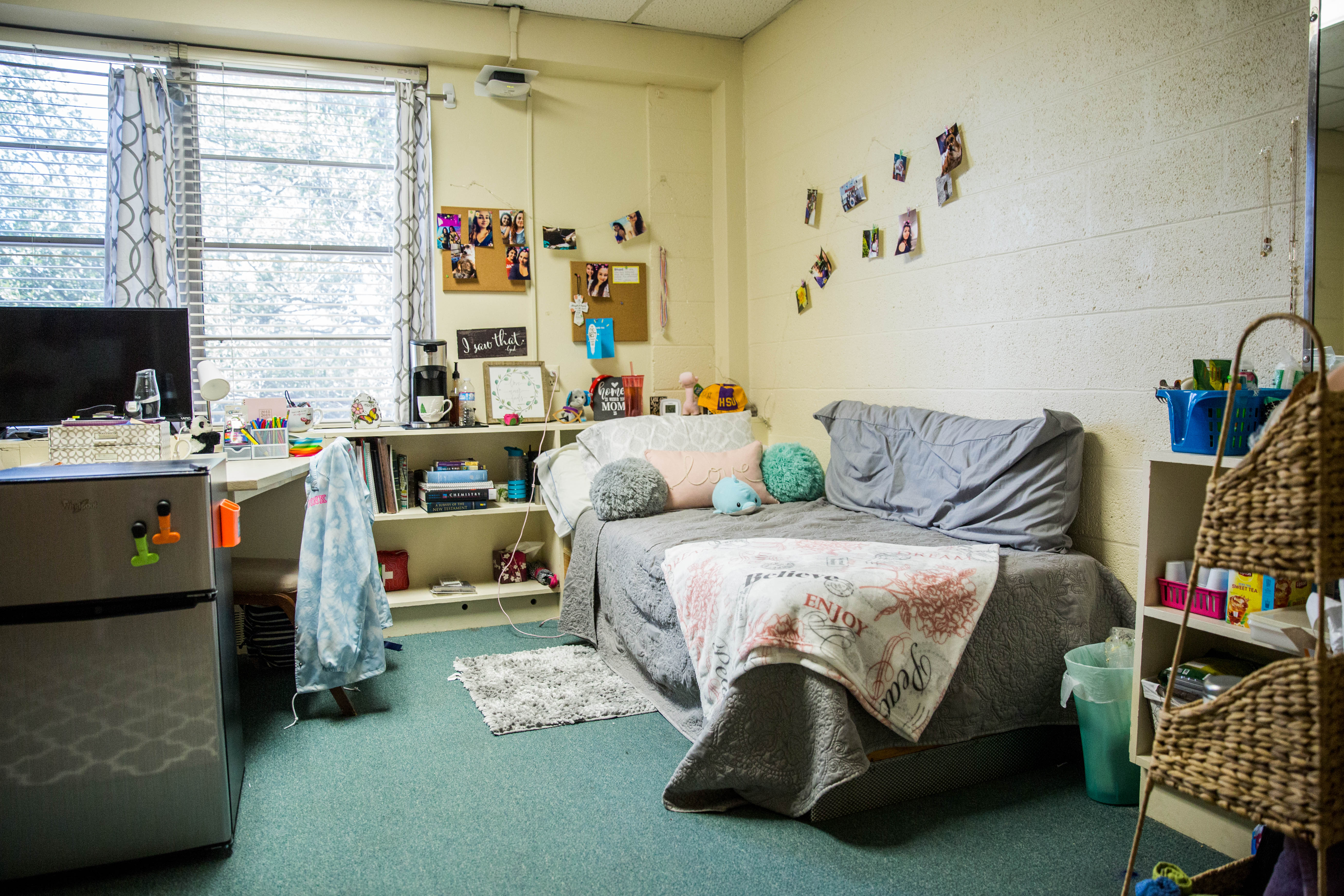 Blanche Lange Hall dorm room