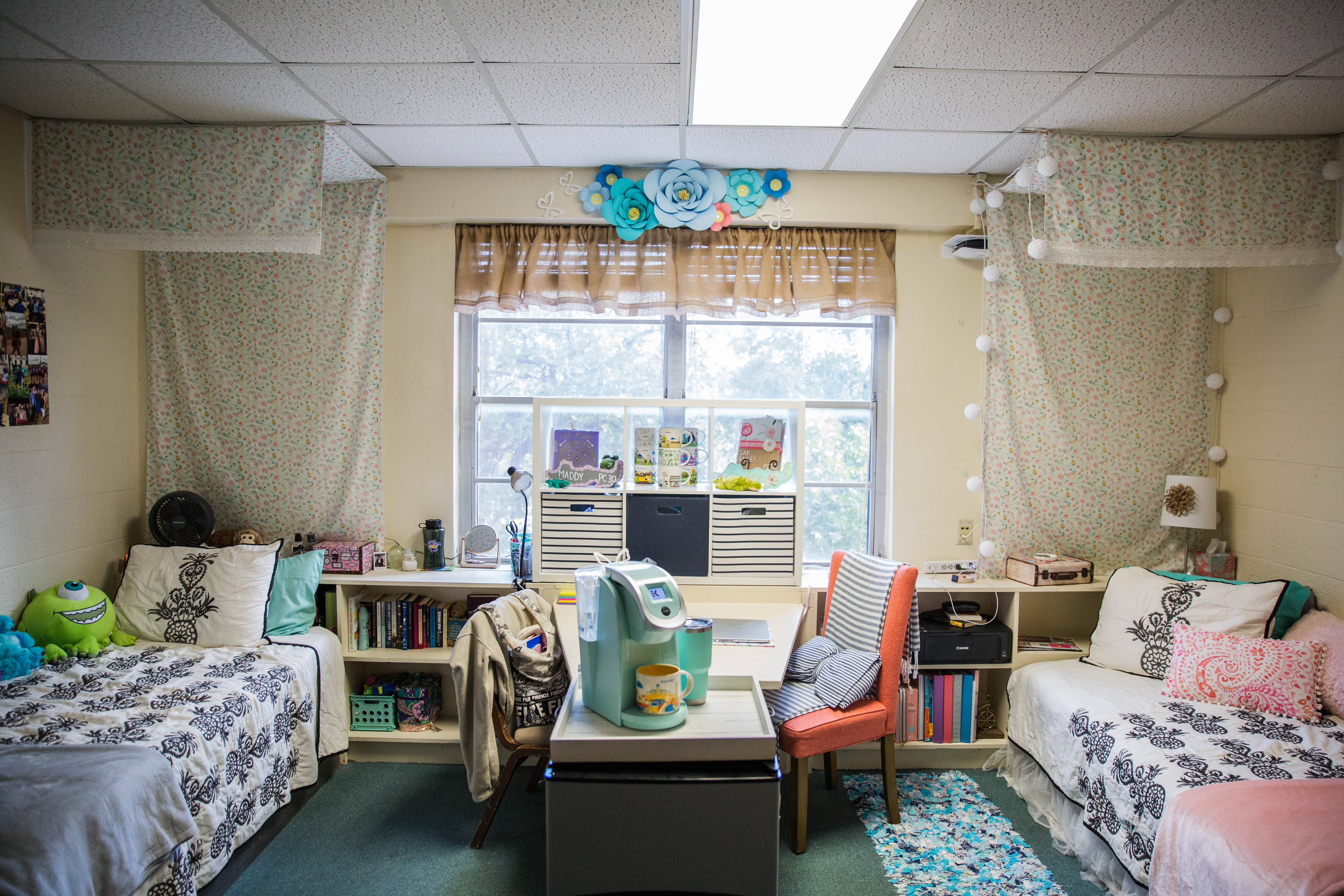 Blanche Lange Hall dorm room