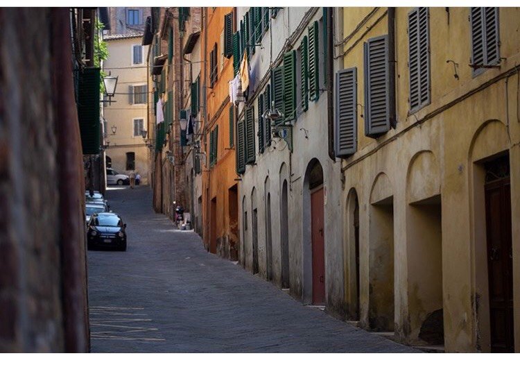 Student photo of Italian street for art show.