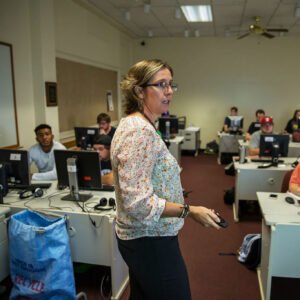 Professor Lindsay Edwards teaching a class.