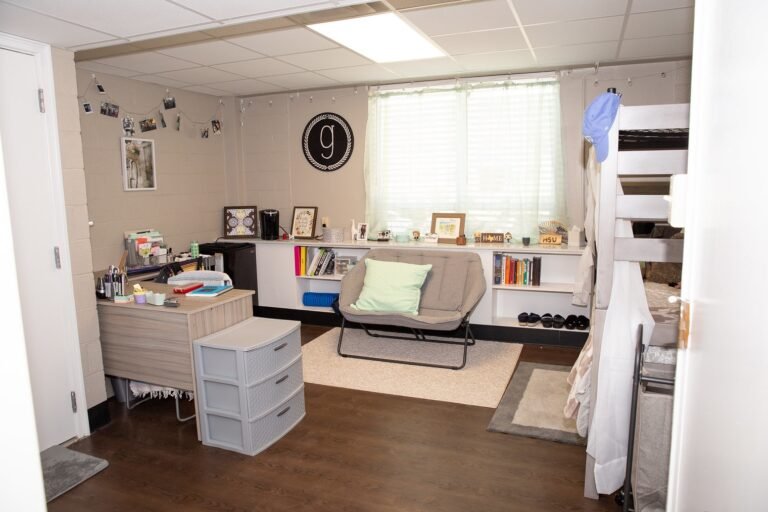 Photo of a Lange Hall bedroom.