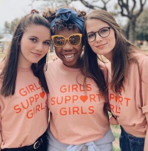 Lauren (left) poses with two of her sorority sisters, Sam Harrison and Sarah Rademacher, from the women’s social club Delta. 