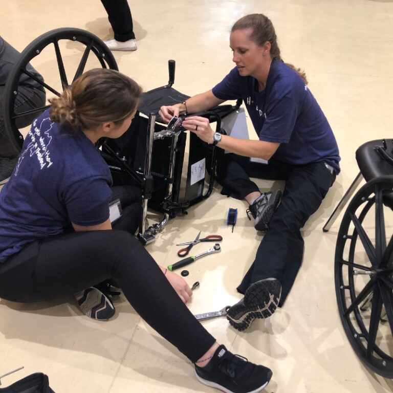 PT Students assemble a wheelchair