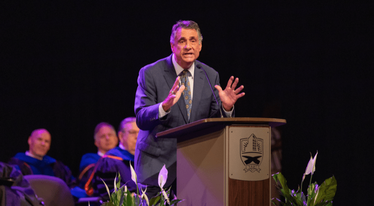 Former NFL Star Inspires HSU Students: “God Doesn’t Make Junk”